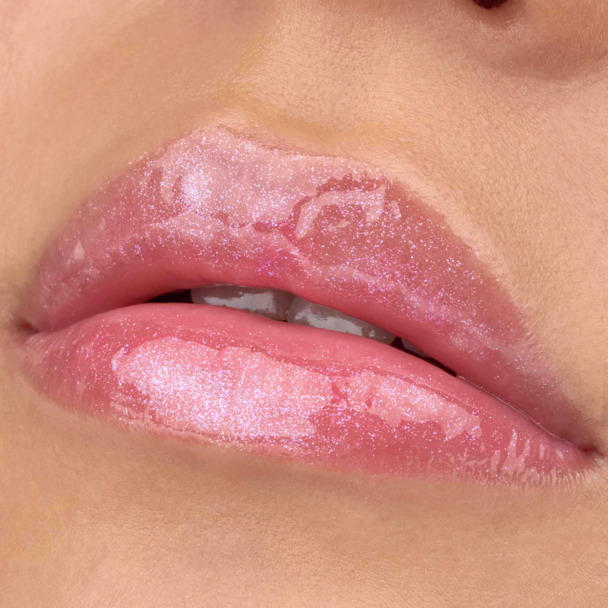Essence Juicy Bomb Shiny Lip Gloss |105 Bouncy Bubblegum - Image 5